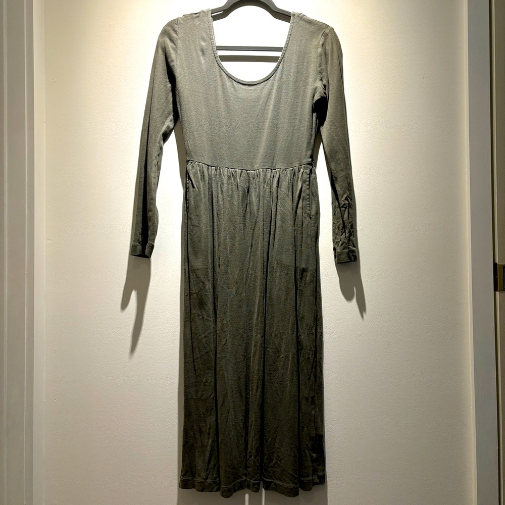 Kotn Scoop Neck Dress in olive, size large